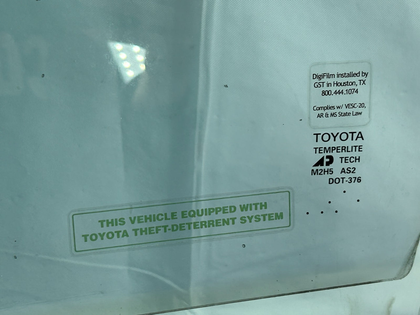2001-2007 Toyota Sequoia Front Left Side Door Window Glass OEM 68102-0C020-83
