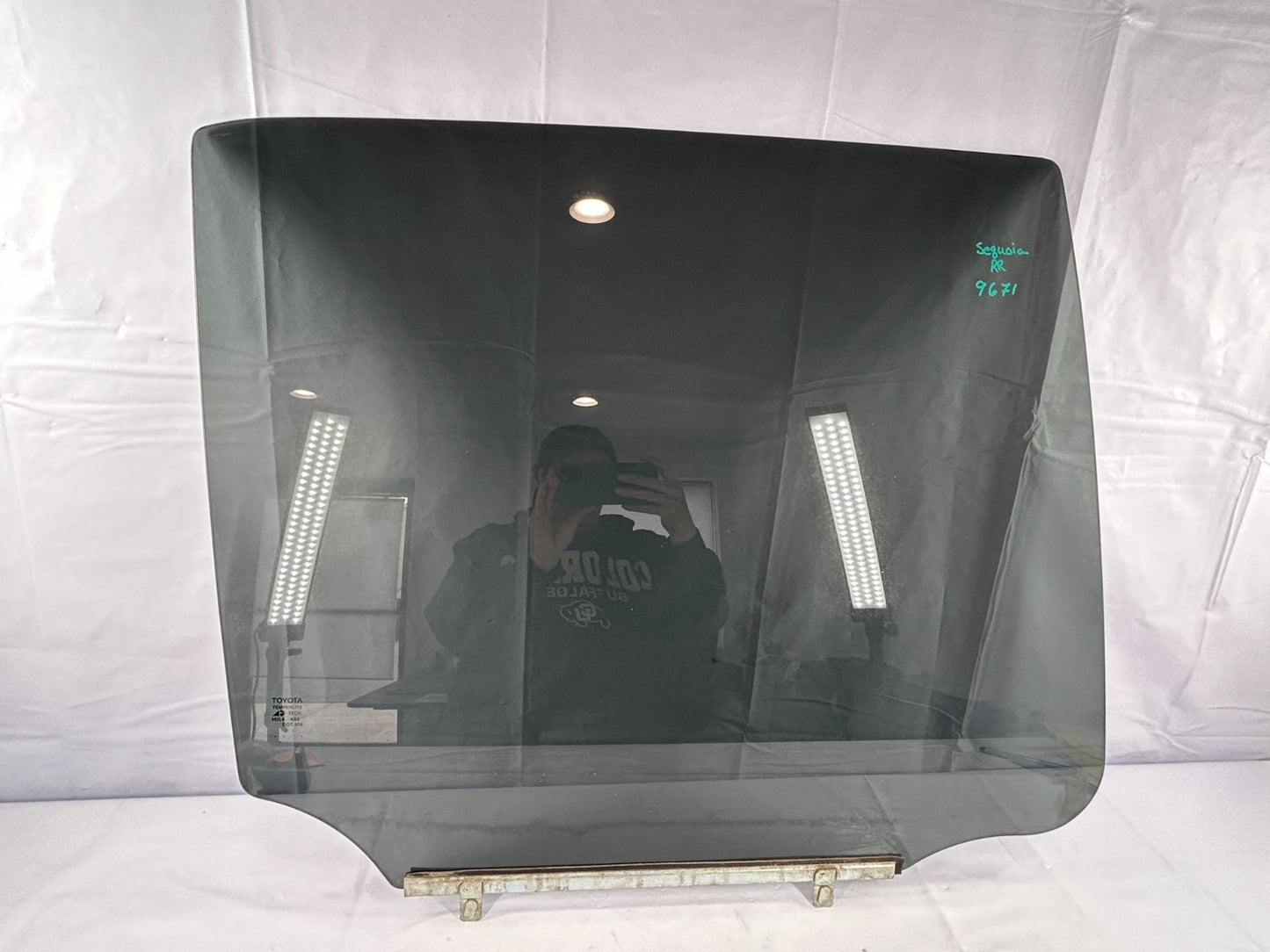 2001-2007 Toyota Sequoia Rear Right Side Door Window Glass OEM 68103-0C020