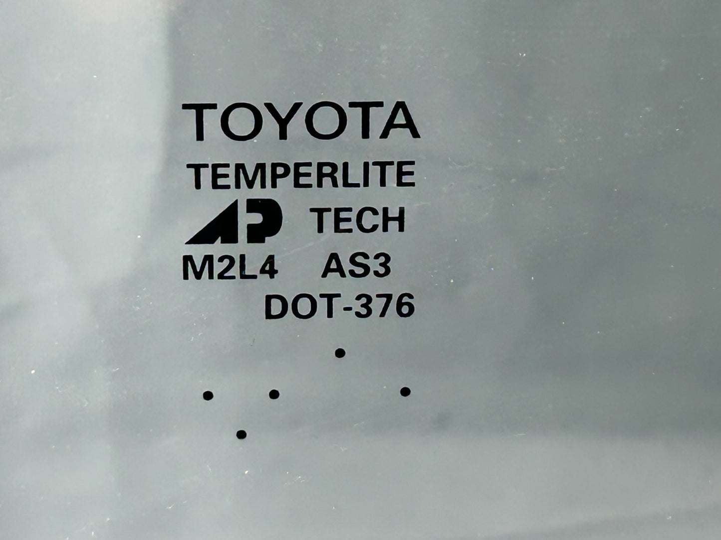2001-2007 Toyota Sequoia Rear Right Side Door Window Glass OEM 68103-0C020