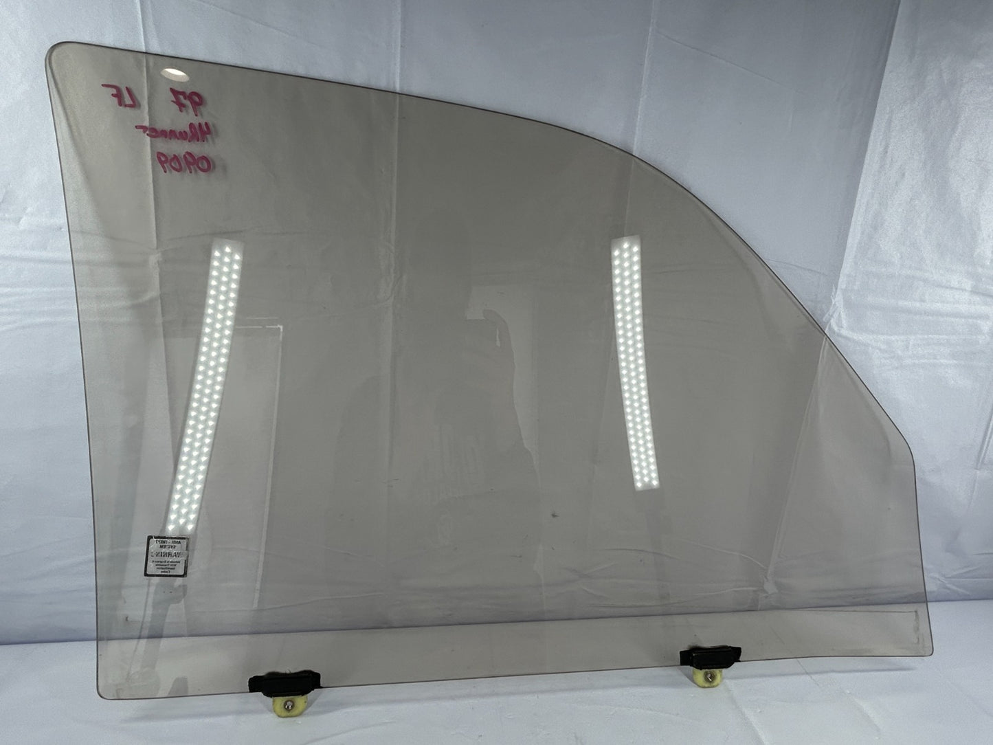 1996-1998 Toyota 4Runner Front Left Side Door Window Glass OEM 68102-35150