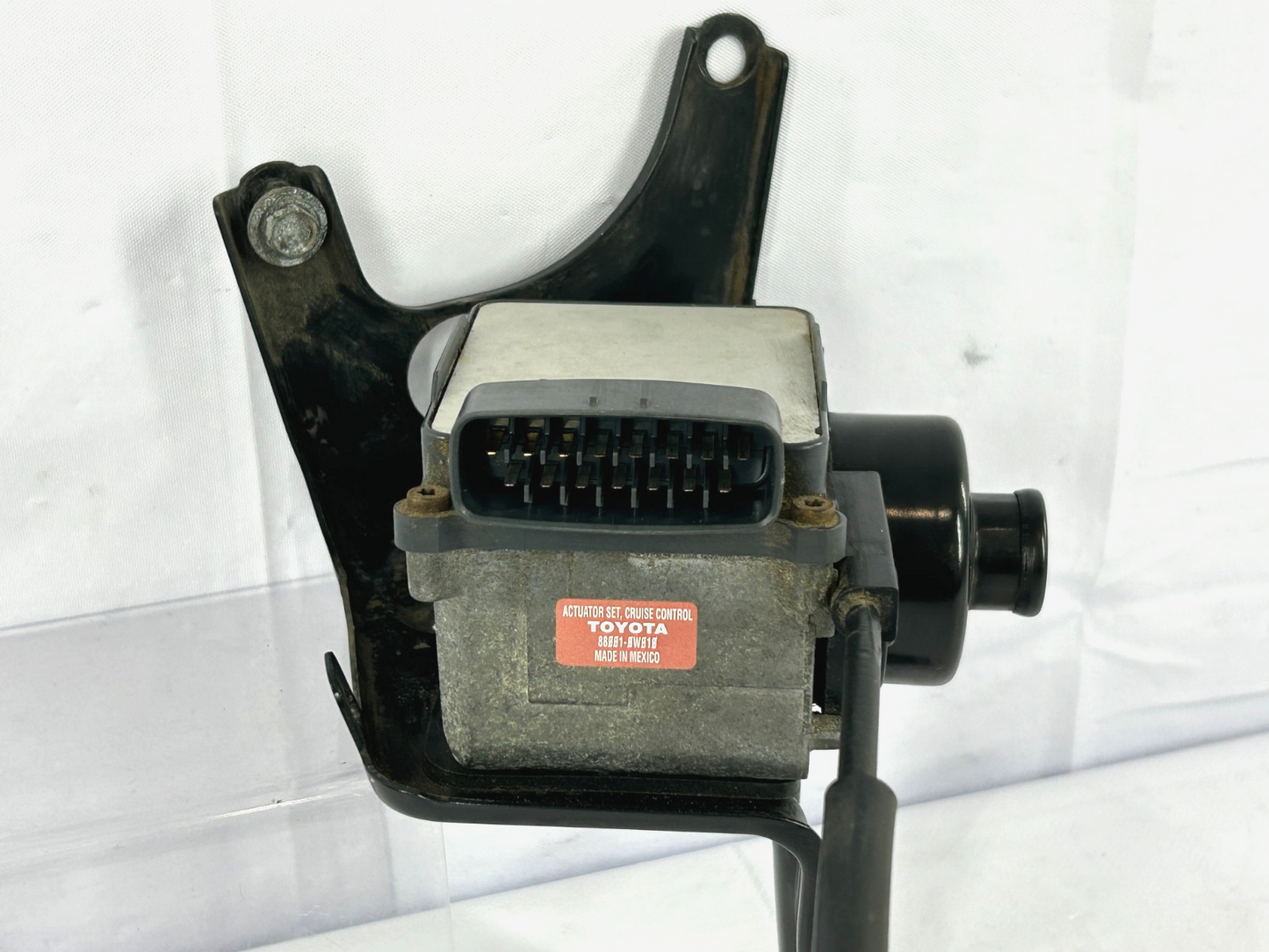 1996-1999 Toyota 4Runner Tacoma Cruise Control Actuator Module OEM 88001-0W010