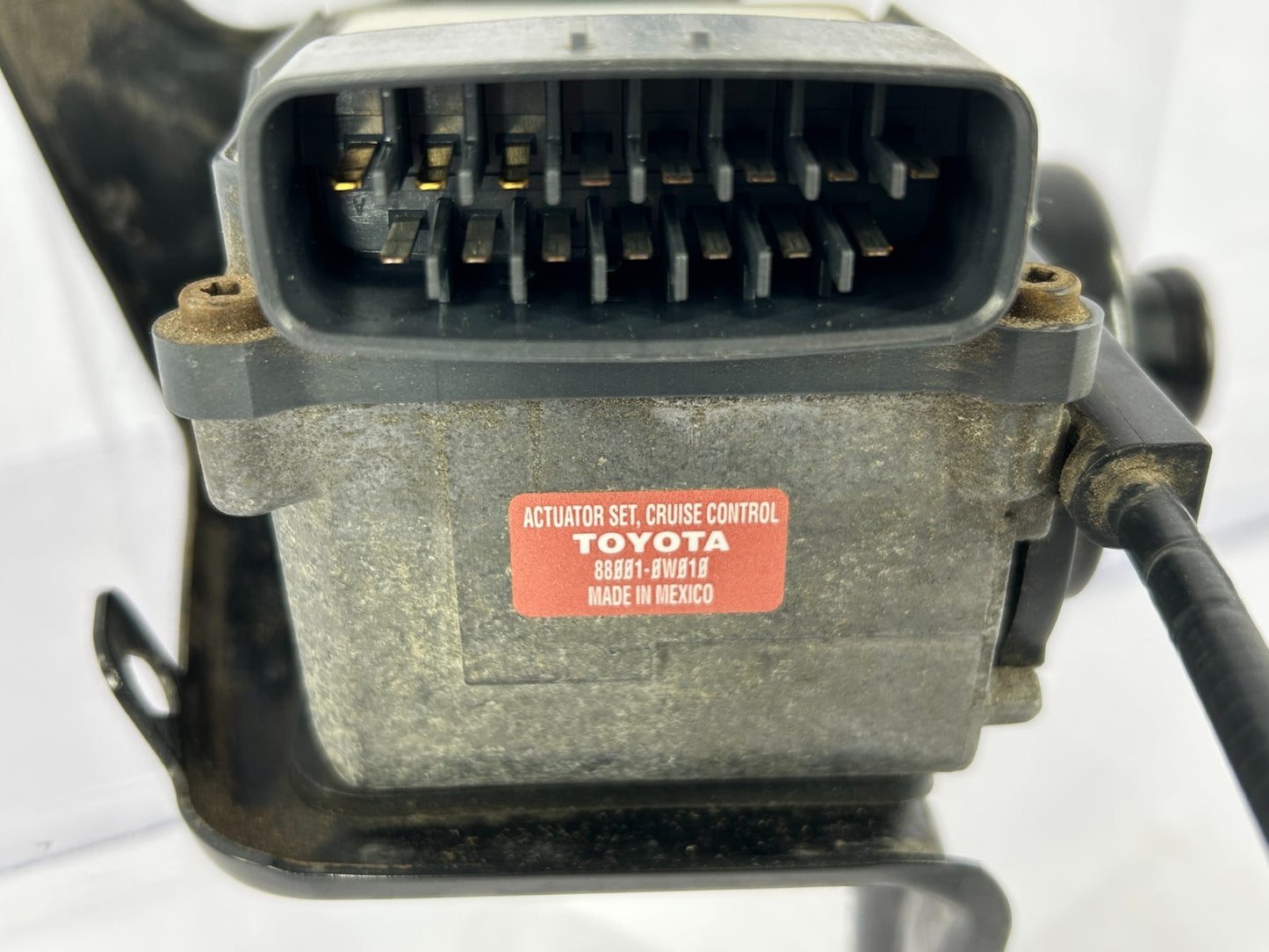 1996-1999 Toyota 4Runner Tacoma Cruise Control Actuator Module OEM 88001-0W010