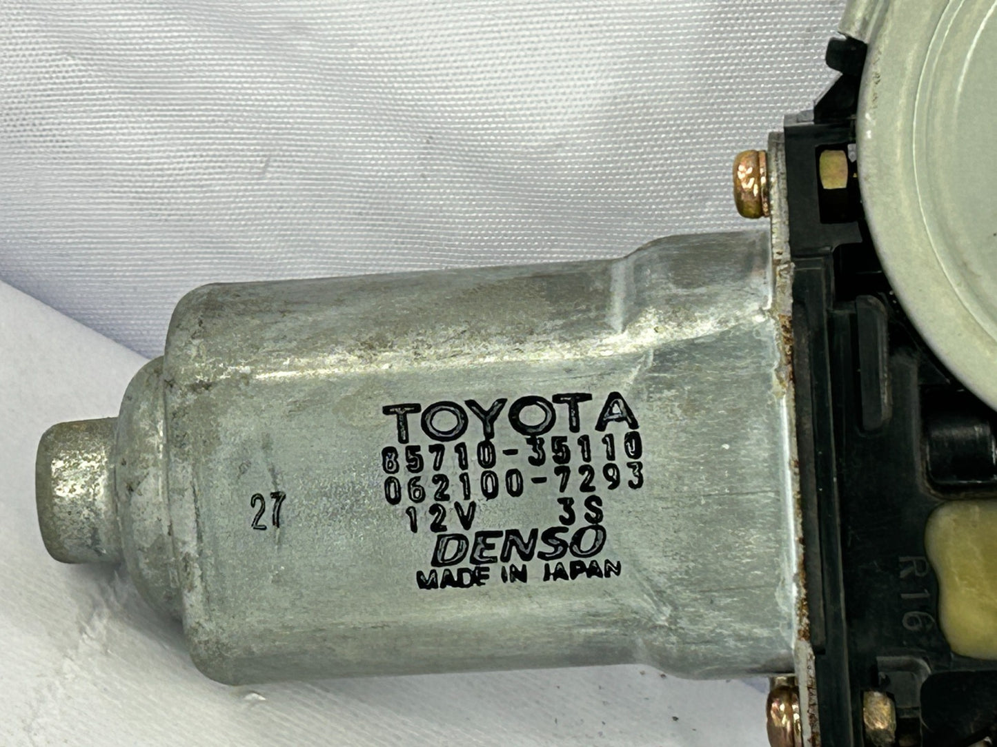 1996-2002 Toyota 4Runner Rear Right Door Window Regulator Motor OEM 85710-35110