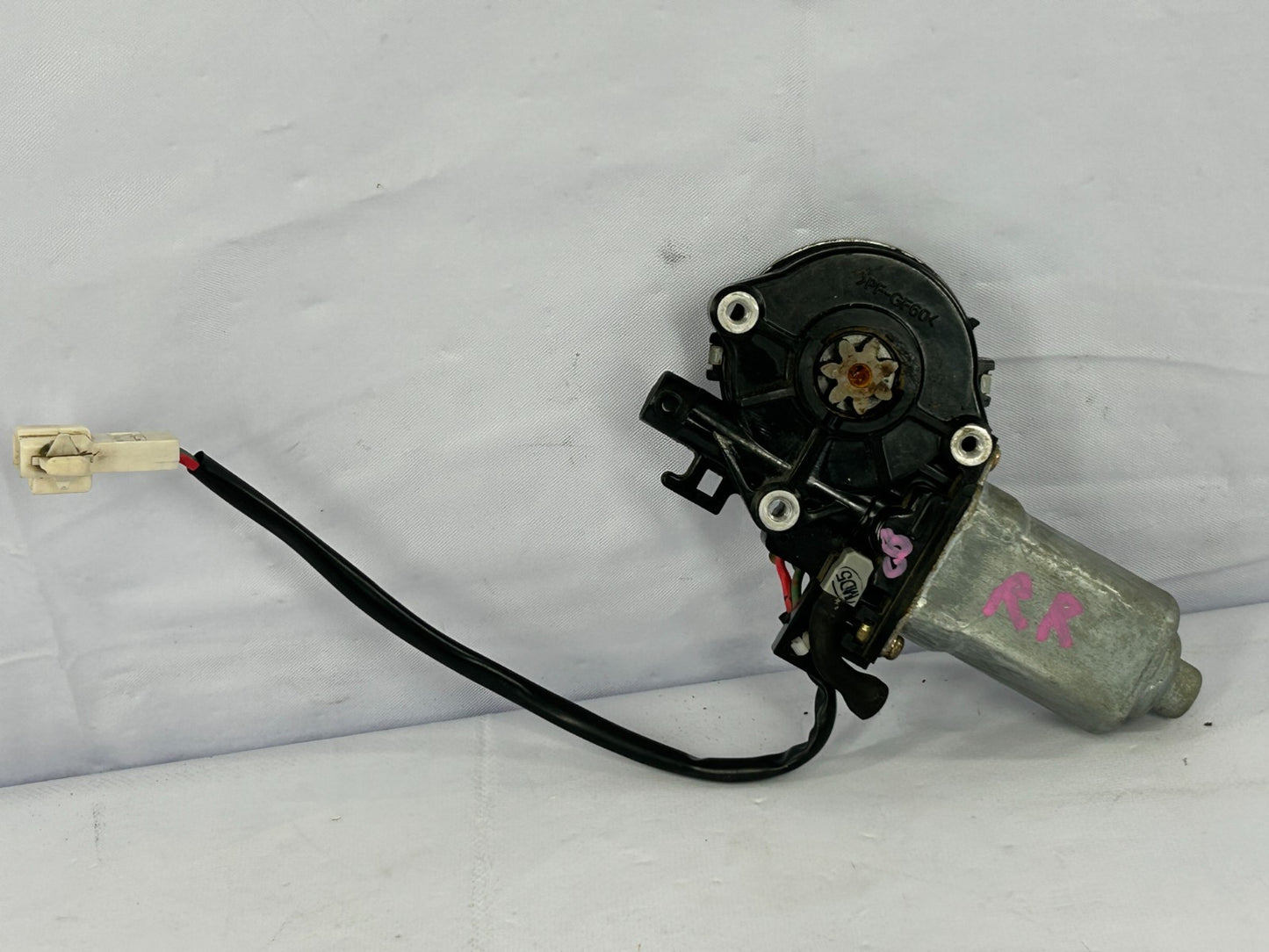 1996-2002 Toyota 4Runner Rear Right Door Window Regulator Motor OEM 85710-35110