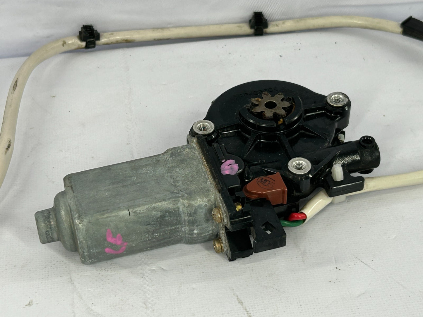1996-1998 Toyota 4Runner Front Left Power Window Regulator Motor OEM 85720-35050