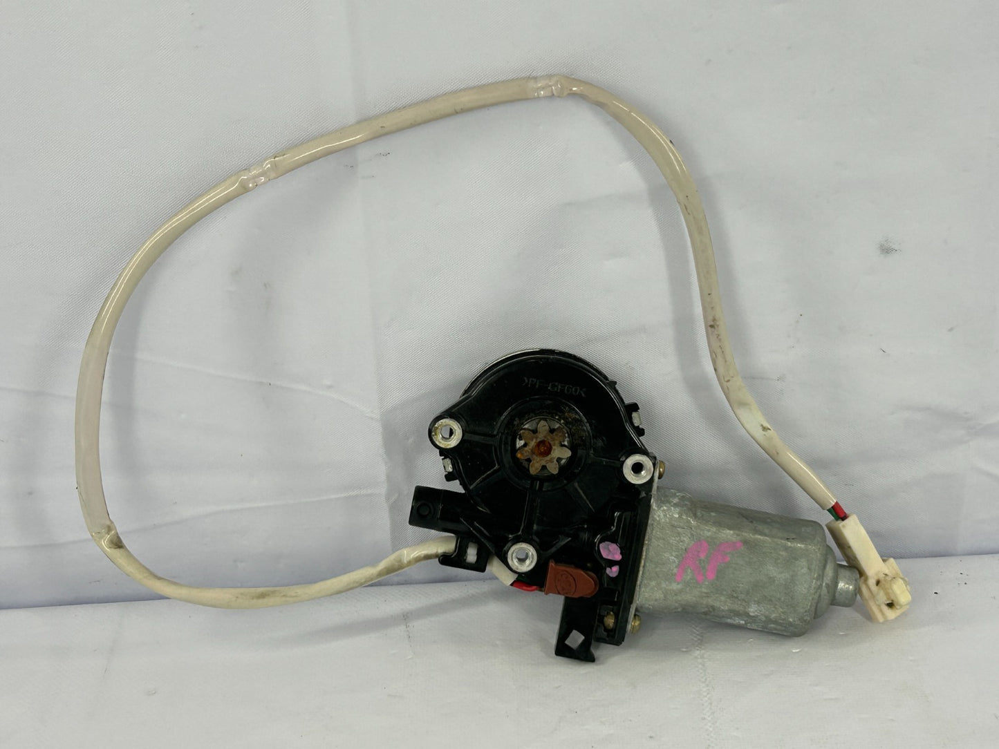 96-98 Toyota 4Runner Front Right Power Window Regulator Motor OEM 85710-35100