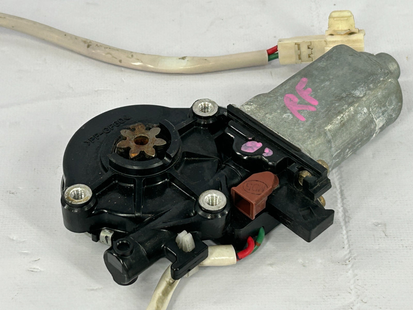 96-98 Toyota 4Runner Front Right Power Window Regulator Motor OEM 85710-35100
