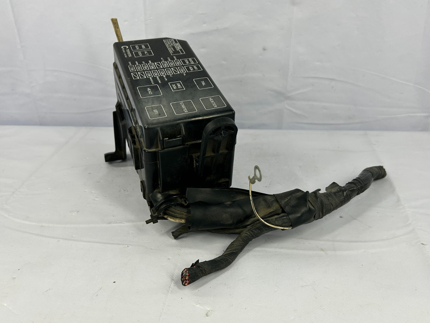 1997 ONLY Toyota 4Runner Ltd. Fuse Relay Junction Block Box C 82661-35580
