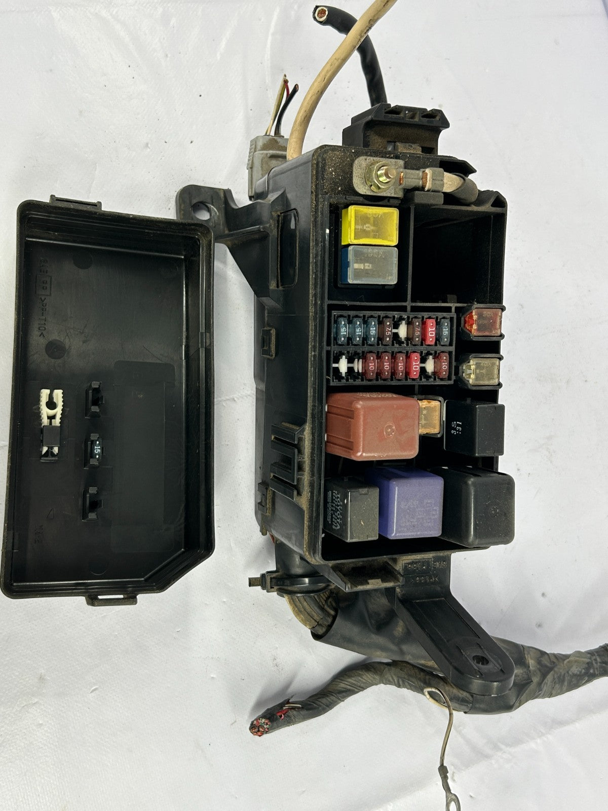 1997 ONLY Toyota 4Runner Ltd. Fuse Relay Junction Block Box C 82661-35580