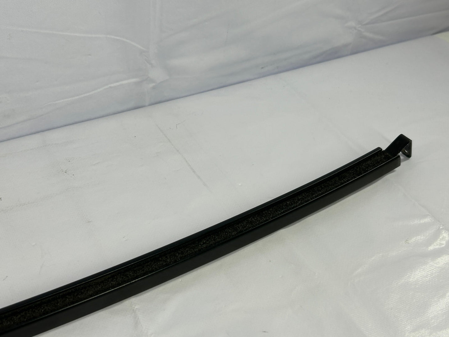 1997 Toyota 4Runner Rear Right Door Window Glass Guide Channel Division Bar OEM
