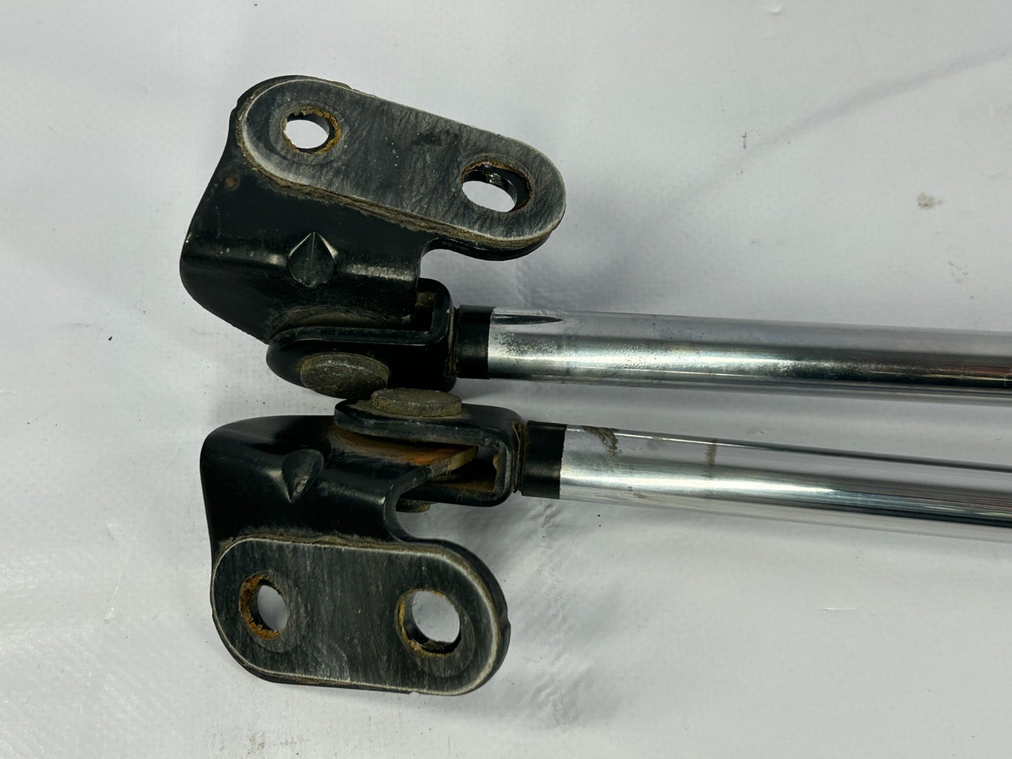 96-02 Toyota 4Runner Left Right Tailgate Liftgate Support Strut Set 68908-35010