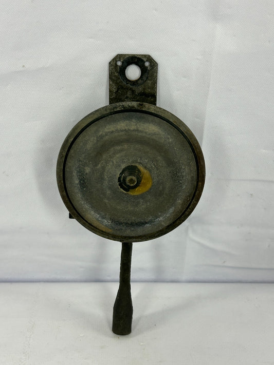 1991-1998 Toyota 4Runner Pickup Low Pitch Note Horn OEM 86520-35050