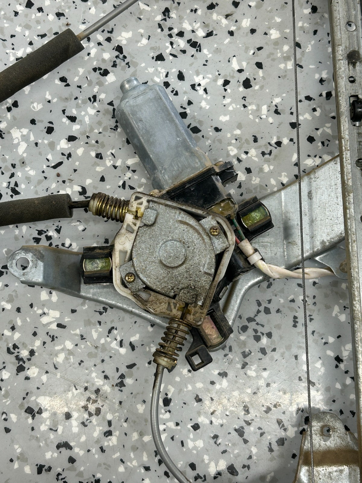2003-2006 Toyota Tundra Double Cab Back Window Regulator & Motor OEM 69850-0C030