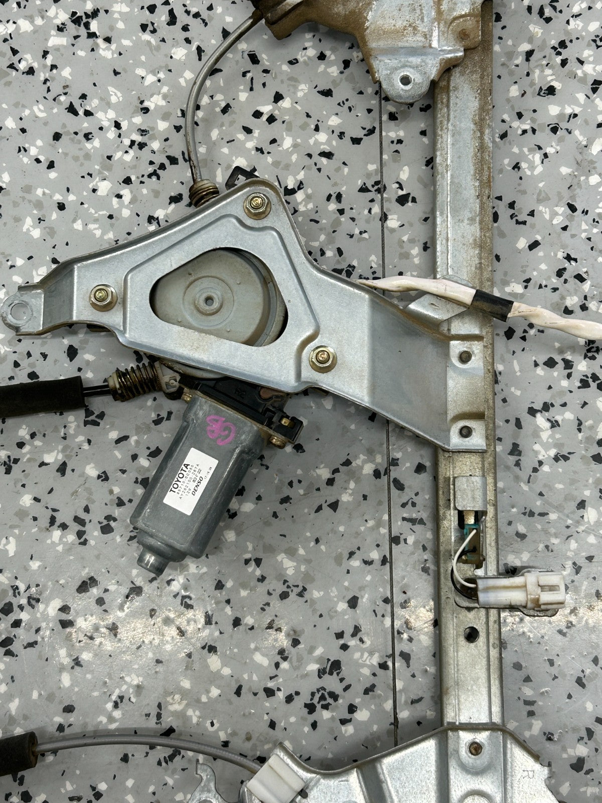 2003-2006 Toyota Tundra Double Cab Back Window Regulator & Motor OEM 69850-0C030