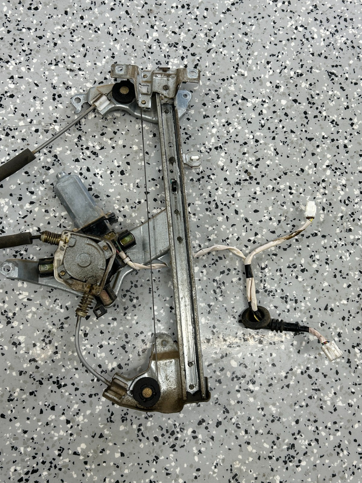 2003-2006 Toyota Tundra Double Cab Back Window Regulator & Motor OEM 69850-0C030