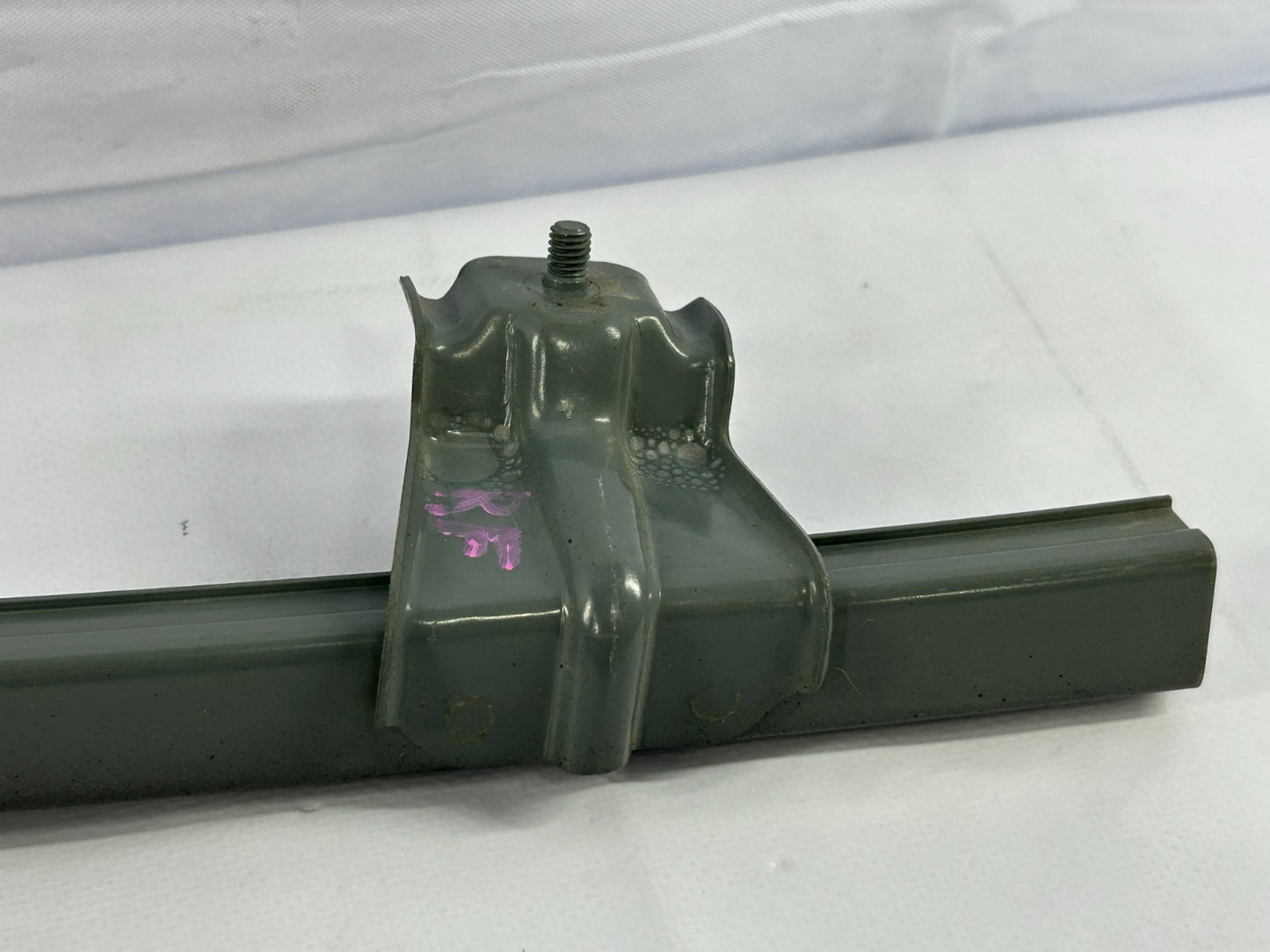2004-2006 Toyota Tundra Front Right Door Guide Channel Rail OEM 67401-0C020