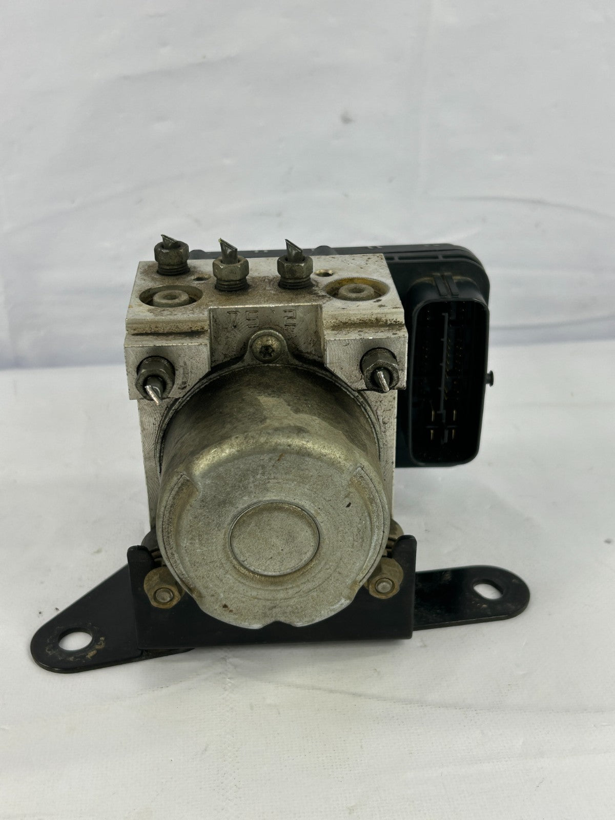 2003-2005 Toyota Tundra ABS Anti Lock Brake Control Module OEM 44050-0C090
