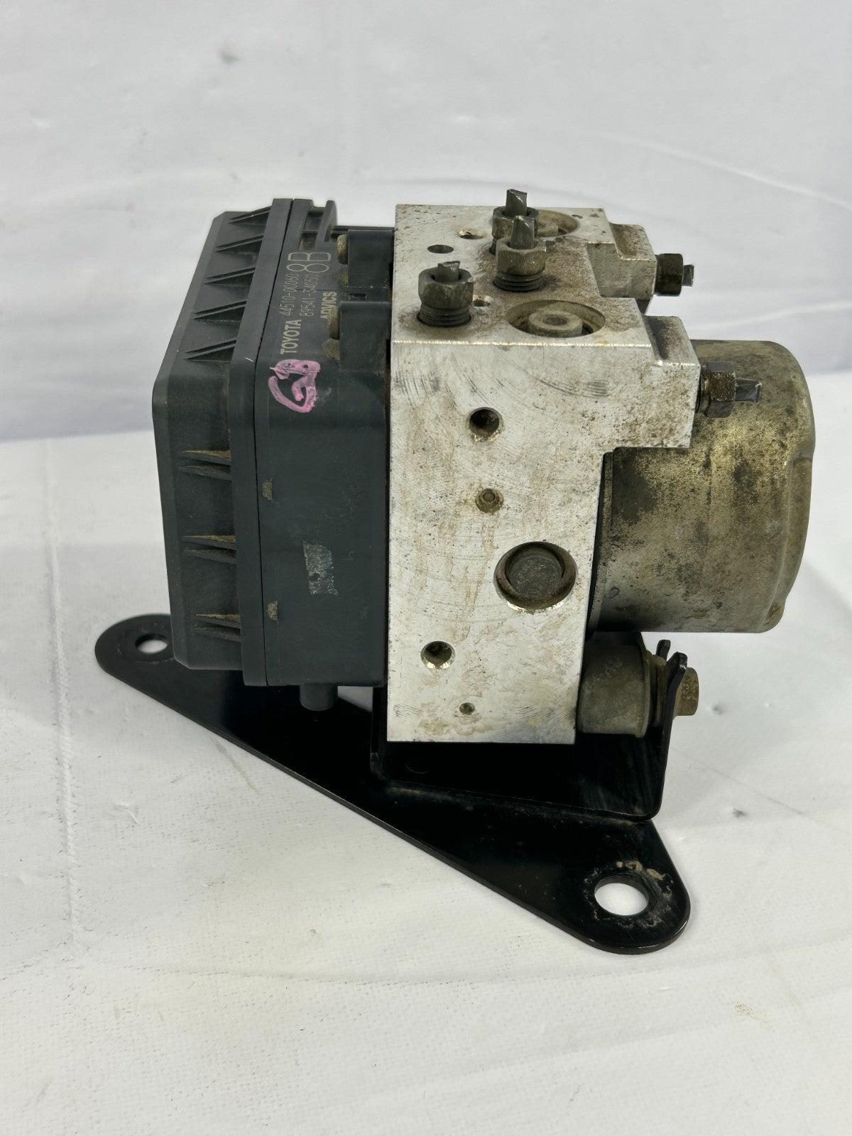 2003-2005 Toyota Tundra ABS Anti Lock Brake Control Module OEM 44050-0C090