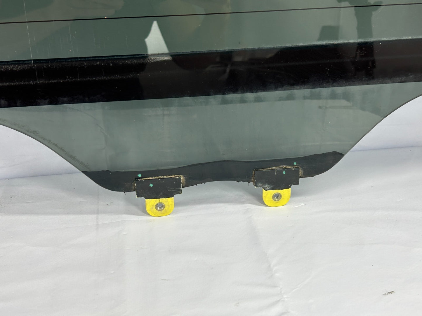 2003-2006 Toyota Tundra Rear Back Tailgate Liftgate Door Glass OEM 68150-0C030