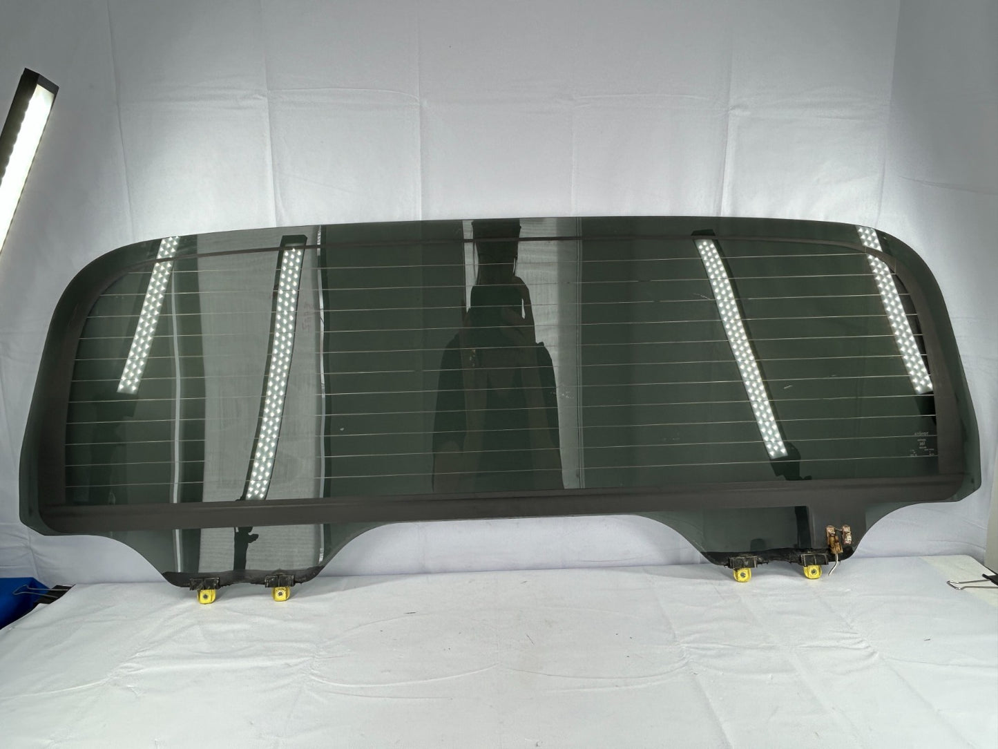 2003-2006 Toyota Tundra Rear Back Tailgate Liftgate Door Glass OEM 68150-0C030