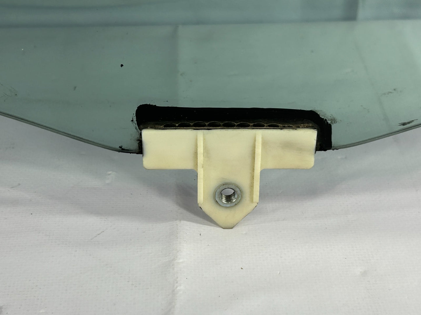 2011-2015 Toyota Sienna Front Left Driver Side Door Window Glass 68102-08050