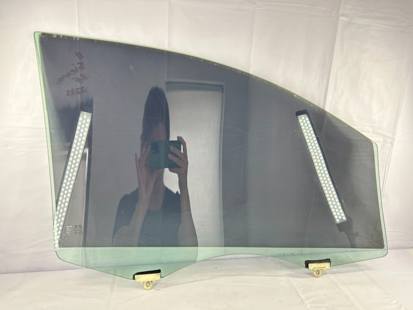 2011-2015 Toyota Sienna Front Left Driver Side Door Window Glass 68102-08050