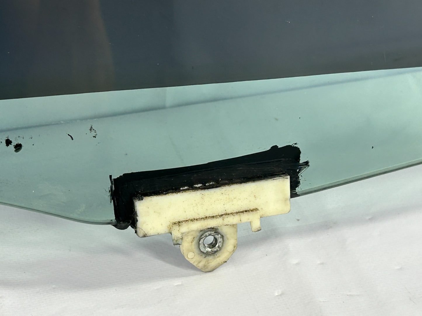 2011-2015 Toyota Sienna Front Left Driver Side Door Window Glass 68102-08050