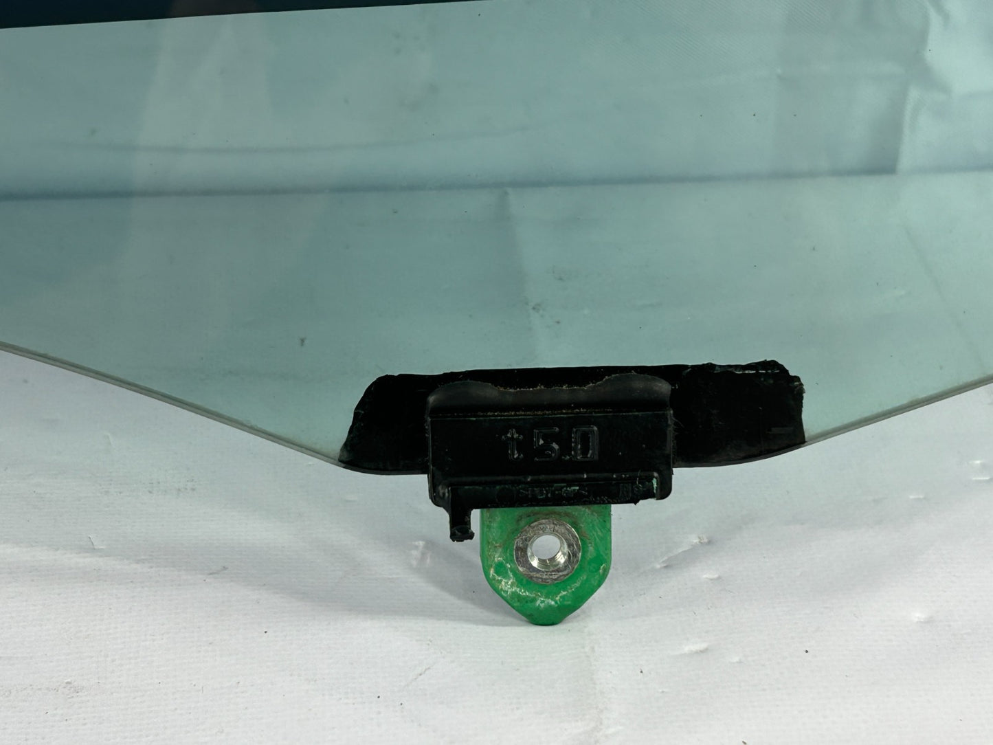 2011-2015 Toyota Sienna Front Right Passenger Side Door Window Glass 68101-08050