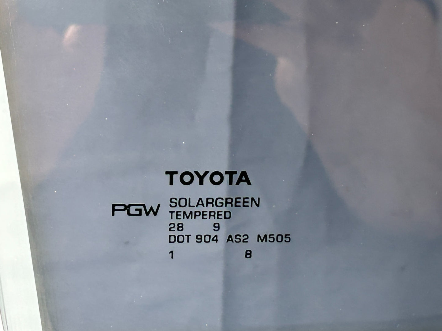 2011-2015 Toyota Sienna Front Right Passenger Side Door Window Glass 68101-08050
