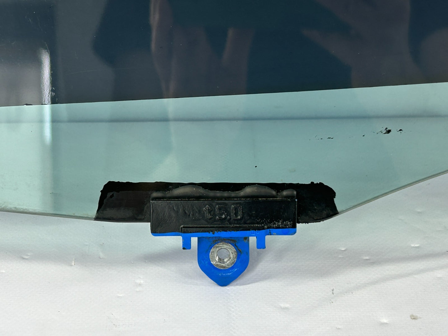 2011-2015 Toyota Sienna Front Right Passenger Side Door Window Glass 68101-08050