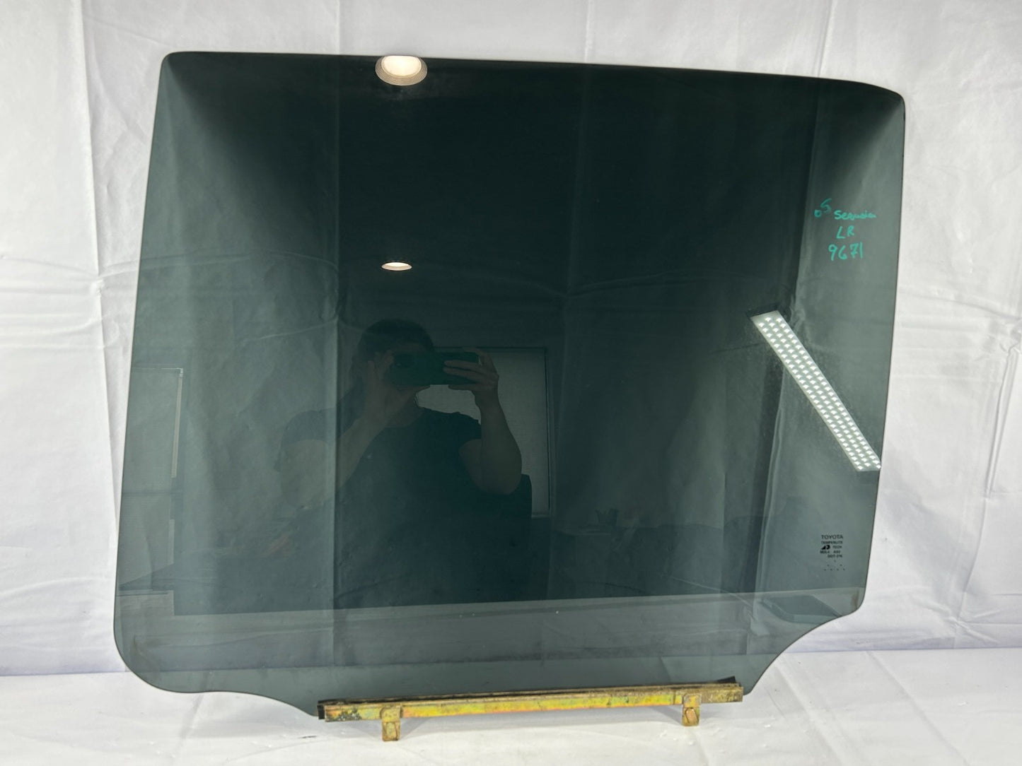 2001-2007 Toyota Sequoia Rear Left Driver Side Door Window Glass OEM 68104-0C020