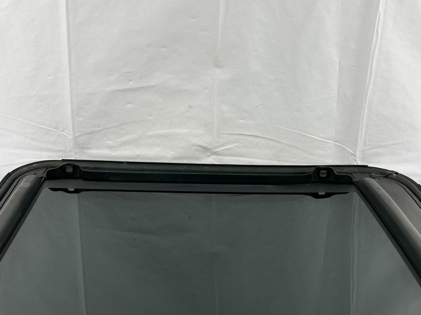 01-07 Toyota Sequoia Tundra Sunroof Moonroof Roof Window Glass OEM 63201-0C010
