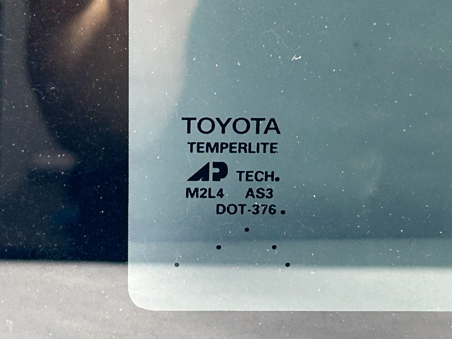 01-07 Toyota Sequoia Tundra Sunroof Moonroof Roof Window Glass OEM 63201-0C010