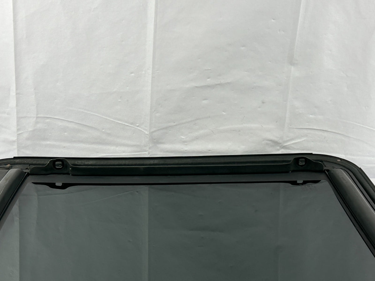 01-07 Toyota Sequoia Tundra Sunroof Moonroof Roof Window Glass OEM 63201-0C010