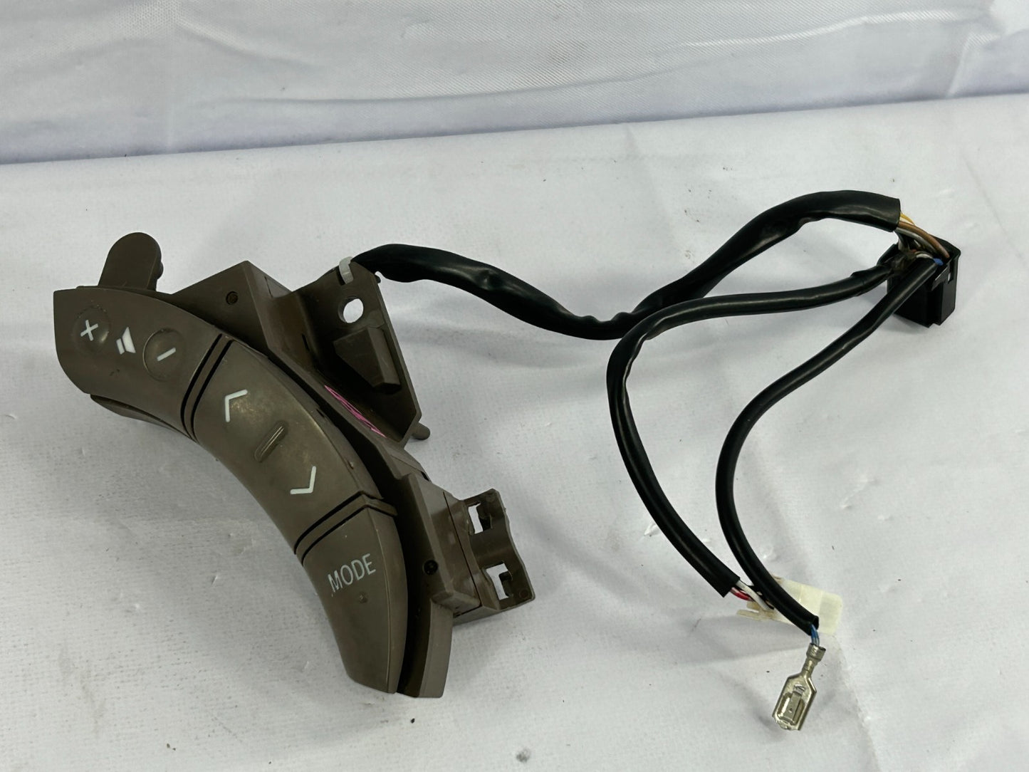 2002-2005 Toyota Tundra Left Side Steering Wheel Control Switch OEM 84247-58020