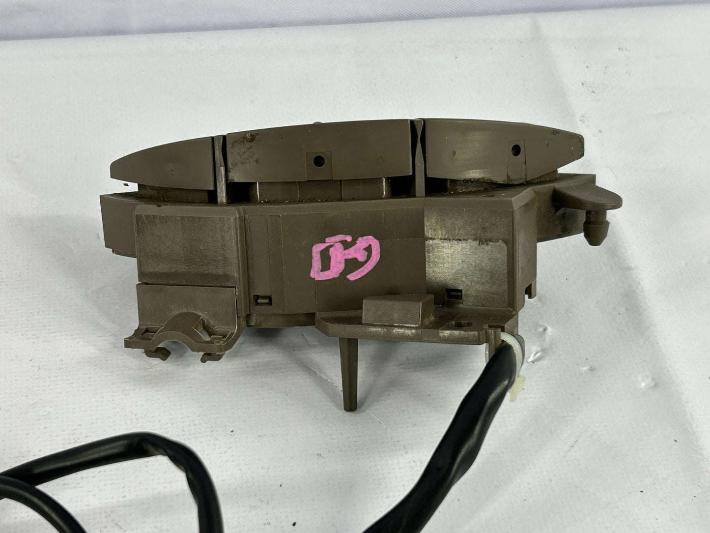 2002-2005 Toyota Tundra Left Side Steering Wheel Control Switch OEM 84247-58020