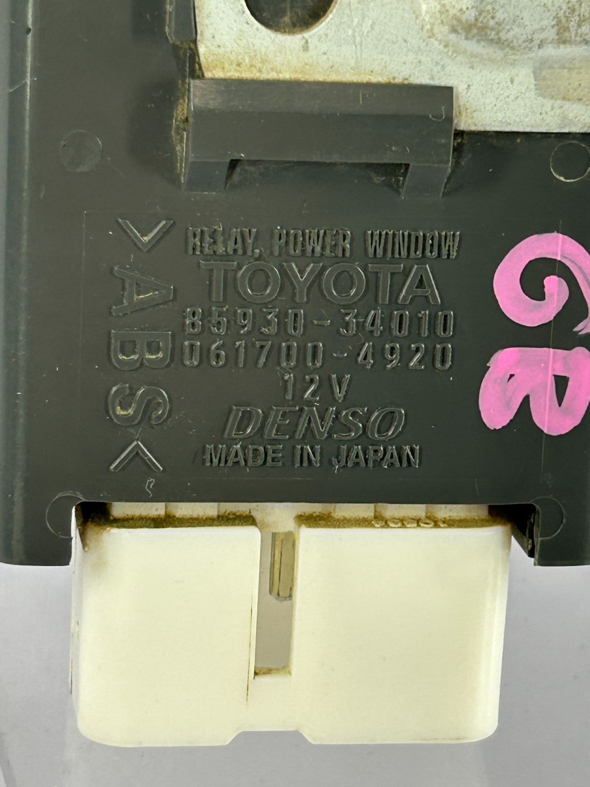 2003-2005 Toyota Tundra Double Cab Power Window Glass Relay 85930-34010 OEM