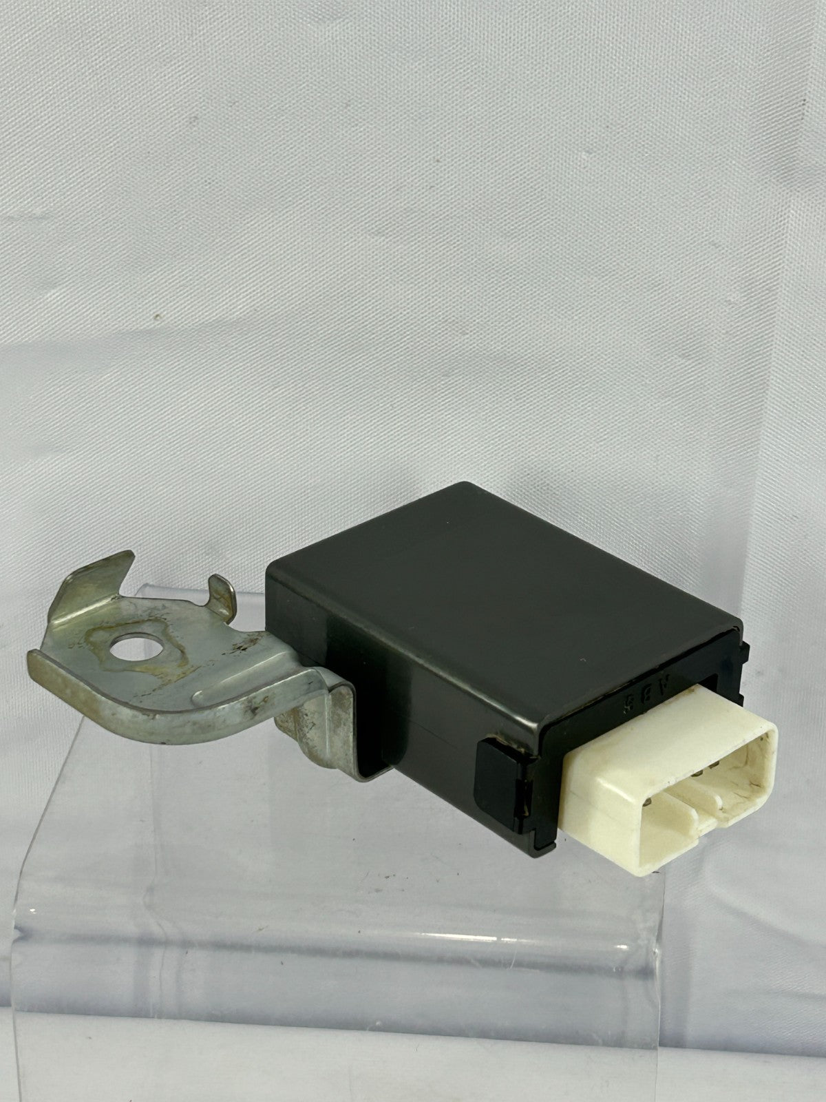 2003-2005 Toyota Tundra Double Cab Power Window Glass Relay 85930-34010 OEM