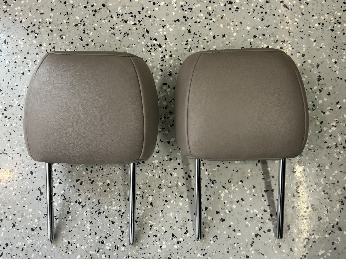 04-07 Toyota Sequoia Front Left/Right Headrest Head Rest Leather OEM 71910-0C141
