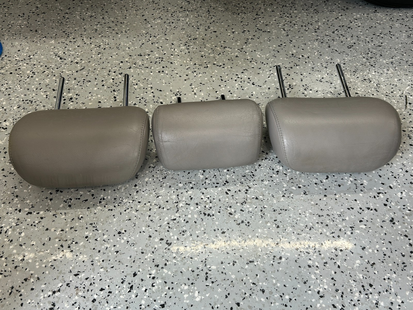 2001-2007 Toyota Sequoia Rear 2nd Row Headrest Head Rest Gray Leather OEM