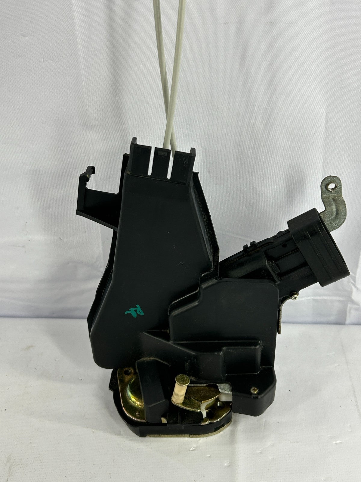 01-07 Toyota Sequoia Rear Right Door Latch Lock Actuator OEM 69130-AC010