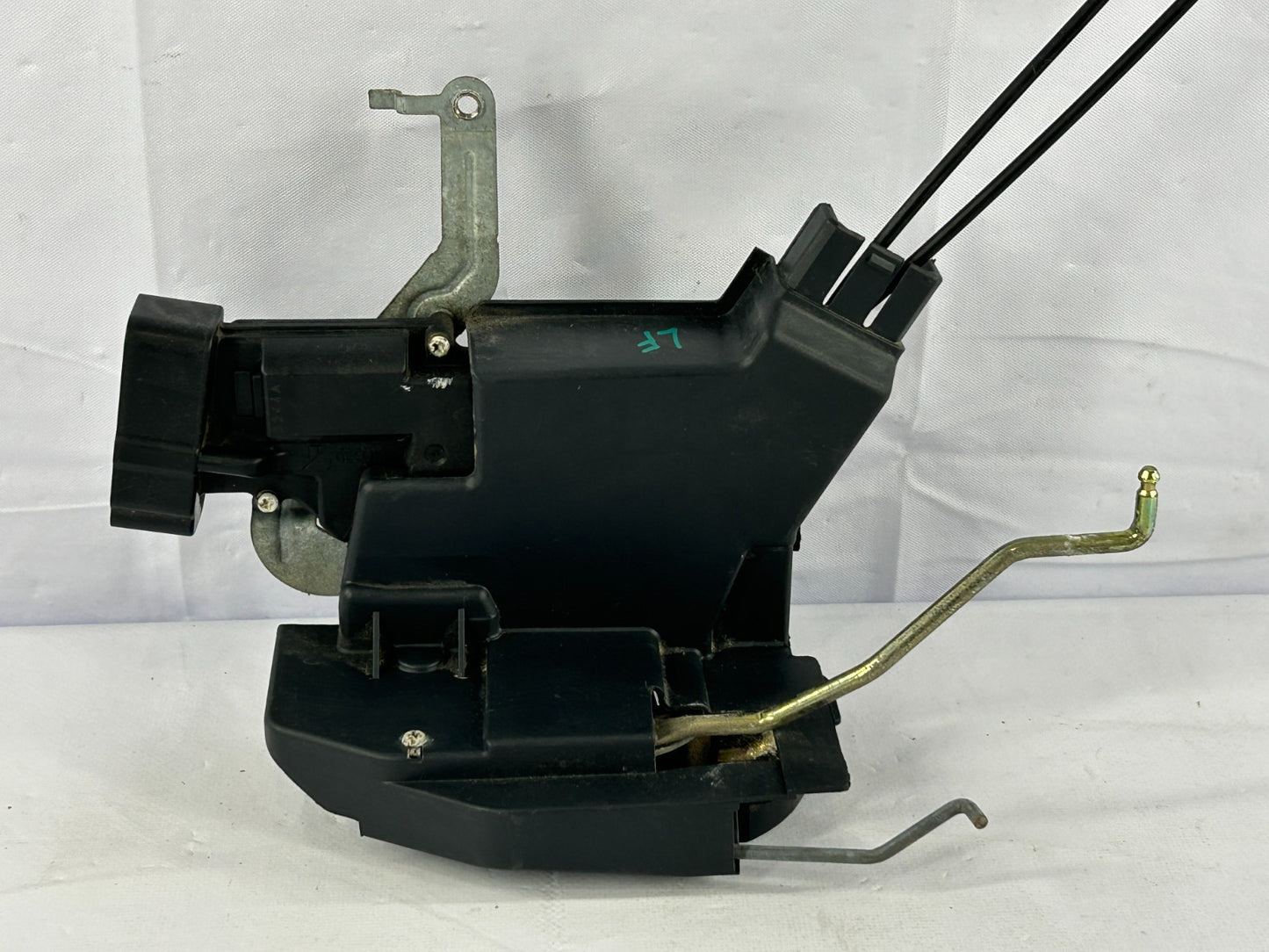 01-07 Toyota Sequoia Front Left Door Latch Lock Actuator OEM 69040-0C020