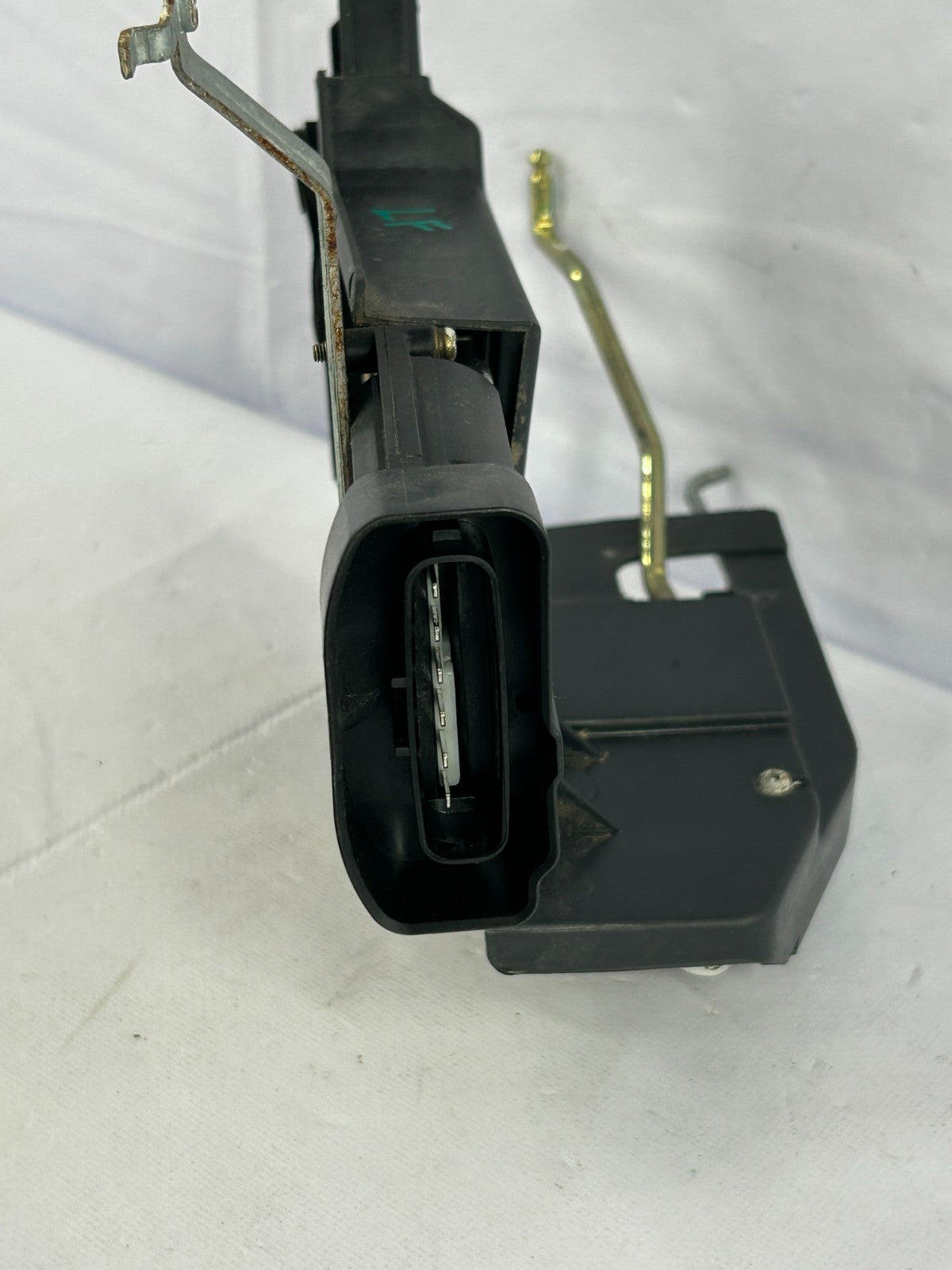 01-07 Toyota Sequoia Front Left Door Latch Lock Actuator OEM 69040-0C020