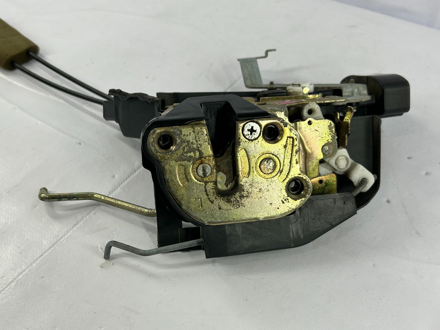 01-07 Toyota Sequoia Front Left Door Latch Lock Actuator OEM 69040-0C020