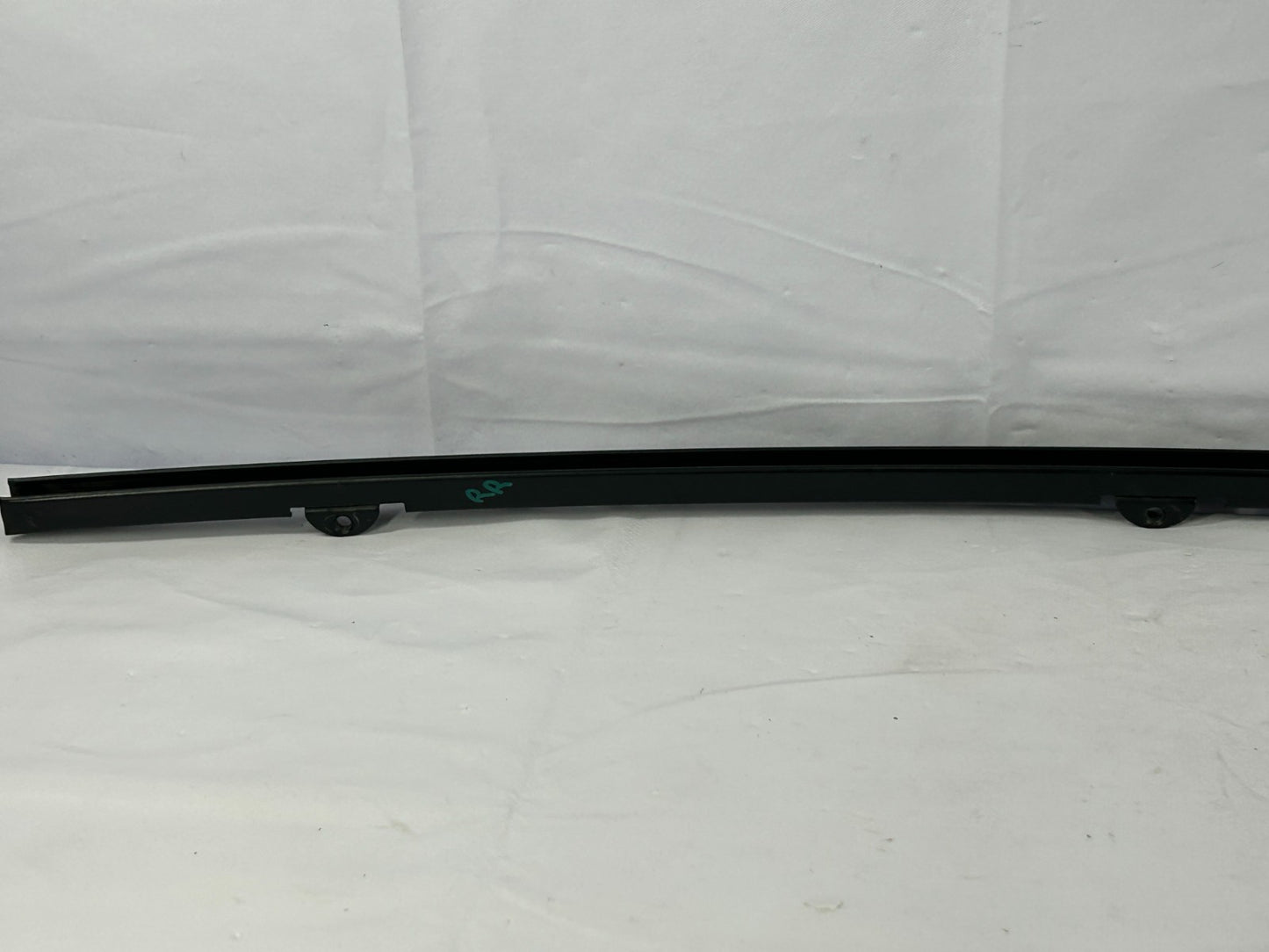 01-07 Toyota Sequoia Rear Right Door Window Glass Guide Channel Division Bar OEM