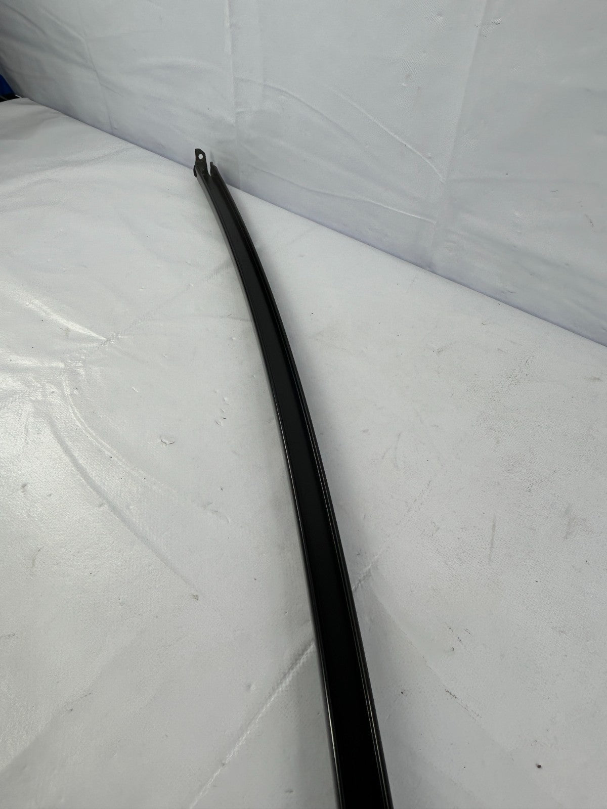 01-07 Toyota Sequoia Rear Left Door Window Glass Guide Channel Division Bar OEM