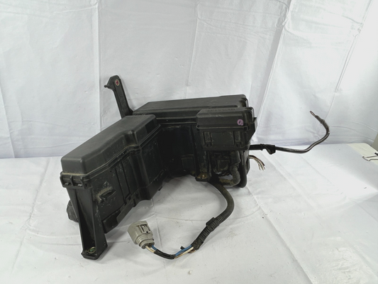 04-07 Toyota Sequoia Engine Compartment Fuse Box Junction Relay OEM 82720-0C012