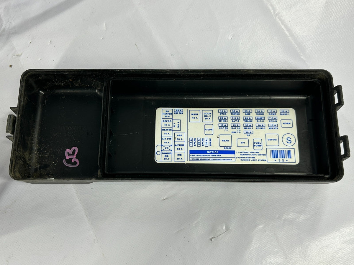 04-07 Toyota Sequoia Engine Compartment Fuse Box Junction Relay OEM 82720-0C012