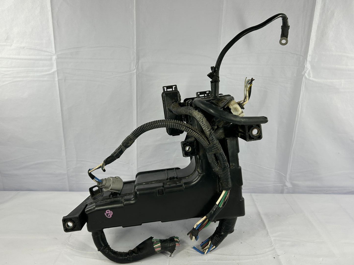 04-07 Toyota Sequoia Engine Compartment Fuse Box Junction Relay OEM 82720-0C012