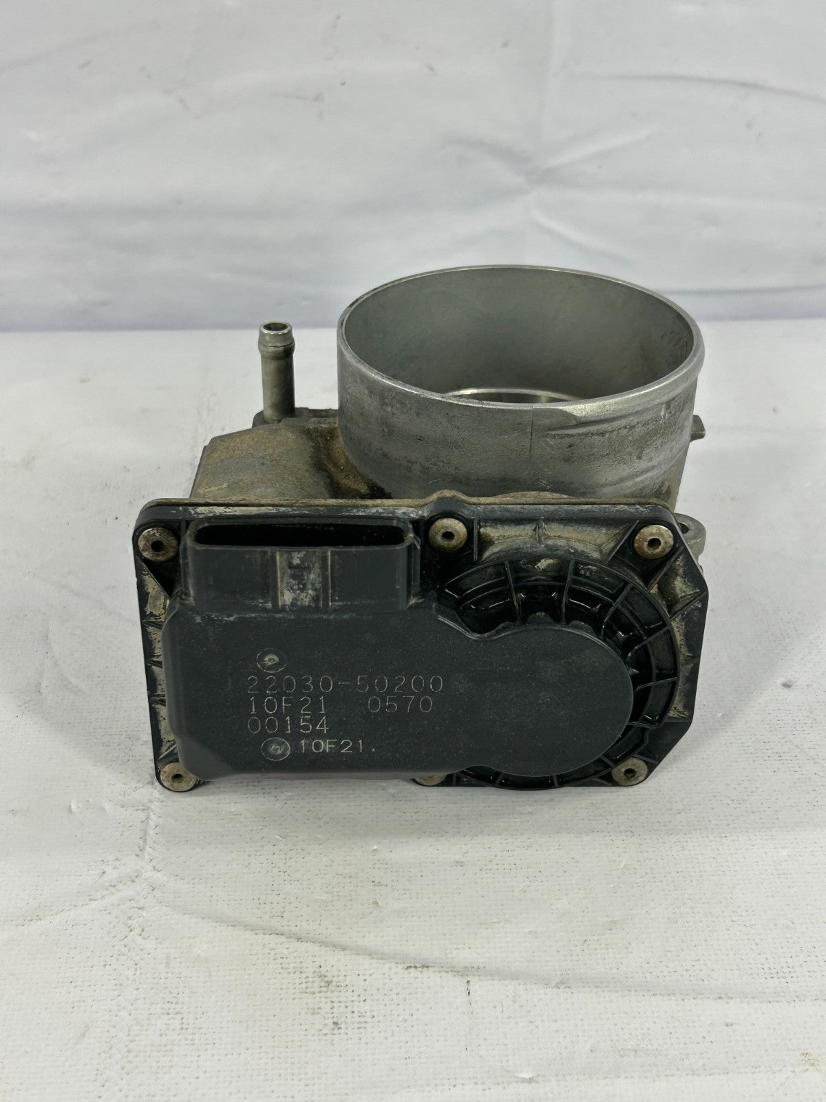 2004-2007 Toyota Sequoia Throttle Body Valve OEM 22030-50200